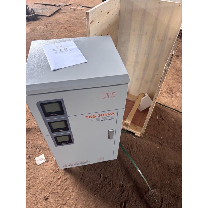 Régulateur de tension﻿ TNS-30KVA Marque LTS Triphasé