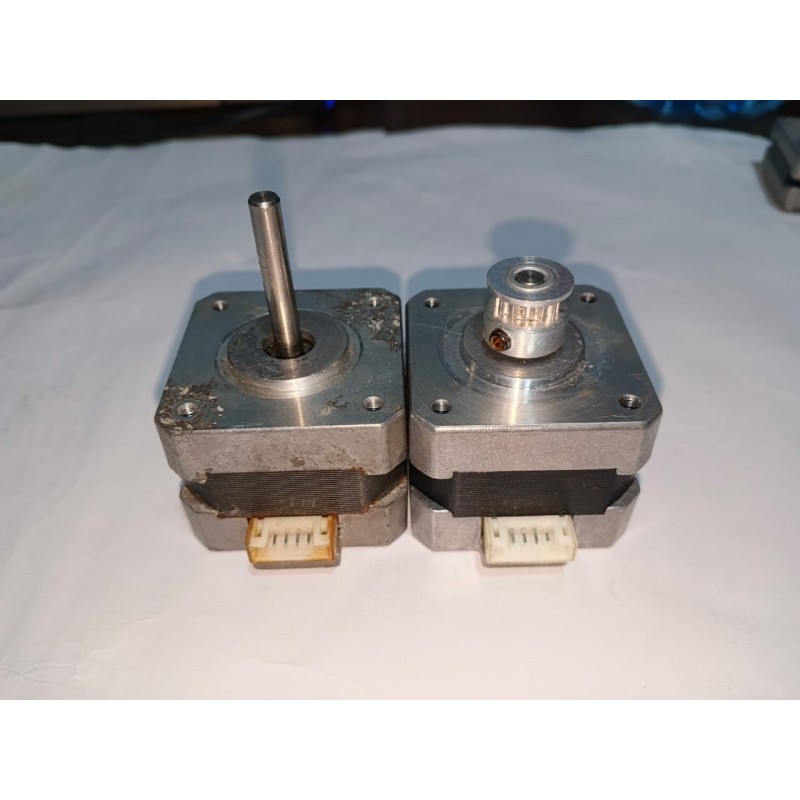 Moteur pas à pas NEMA 17  KH MOTOR 42BYGH101-1-15 / KH 2017 04